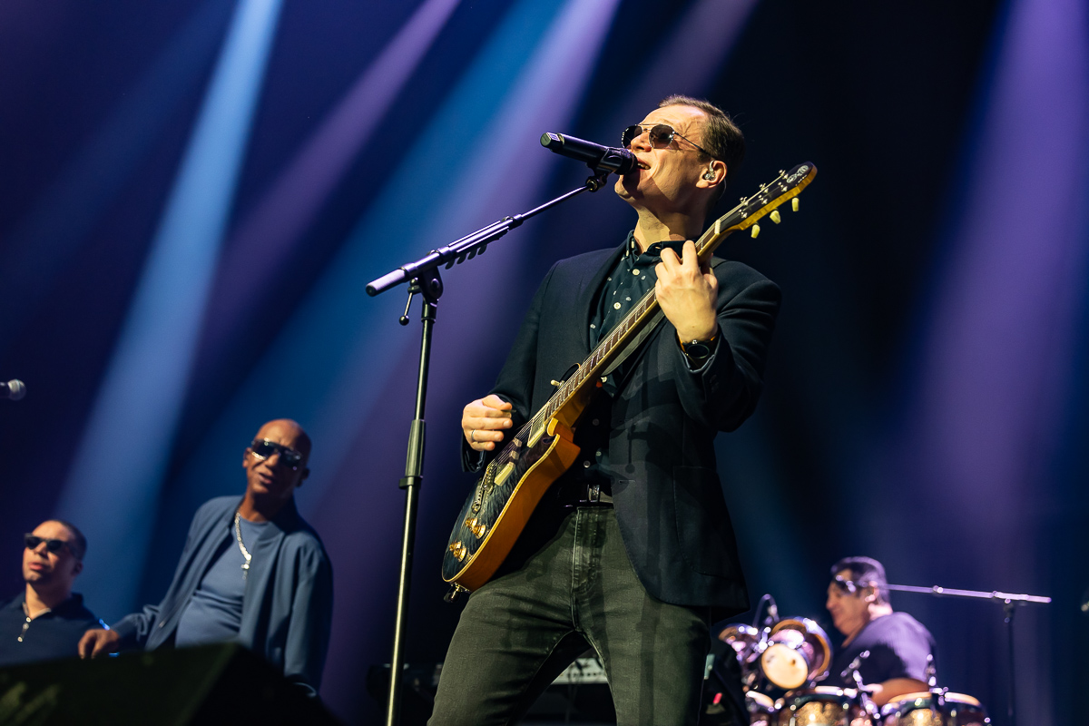 UB40 Celebrating 45 years @ Lotto Arena, picture 37, photographed by Marc Verdonck - FrontView Magazine