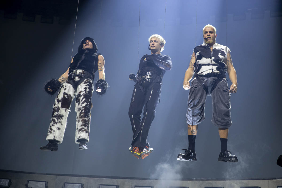 Goldband @ Sportpaleis, picture 5, photographed by dirk janssens - FrontView Magazine
