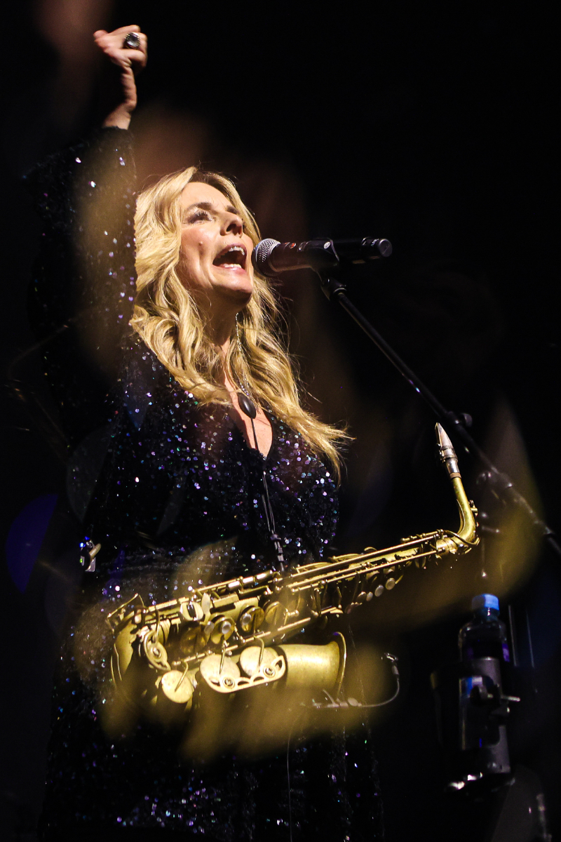 Candy Dulfer - We funk harder @ Poppodium 013, foto 1, foto's door Kitty van de Waart - FrontView Magazine