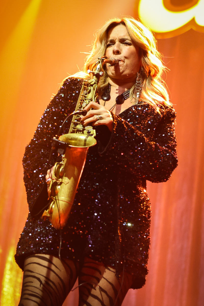 Candy Dulfer - We funk harder @ Poppodium 013, foto 3, foto's door Kitty van de Waart - FrontView Magazine