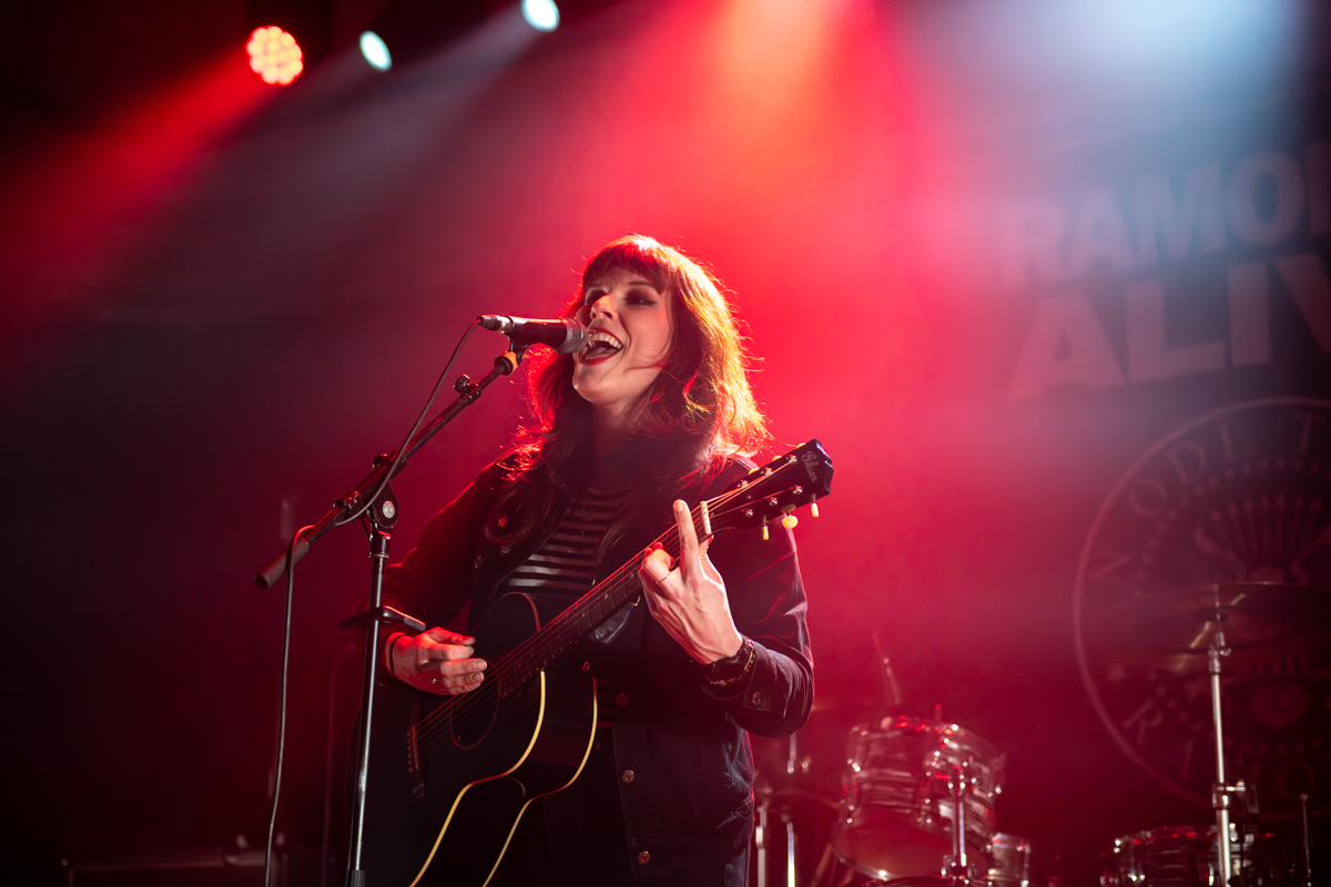 Flora Skuller @ De Casino, picture 7, photographed by Bart Janssens - FrontView Magazine