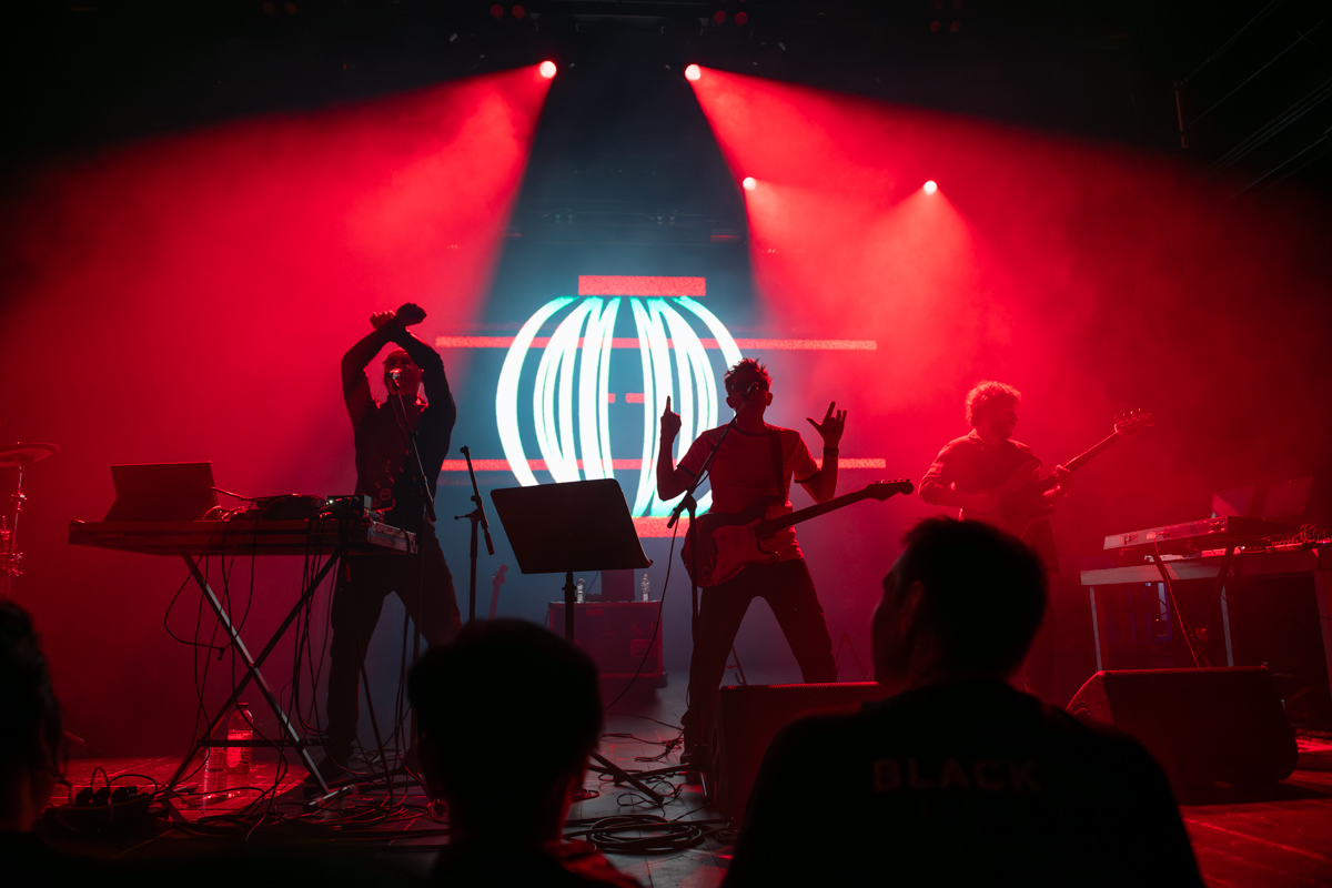 Neon electronics @ Vooruit, picture 11, photographed by Bart Janssens - FrontView Magazine
