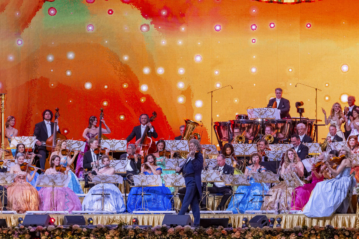 André Rieu Nieuwjaarsconcert 2025 @ sportpaleis, foto 1, foto's door dirk janssens - FrontView Magazine