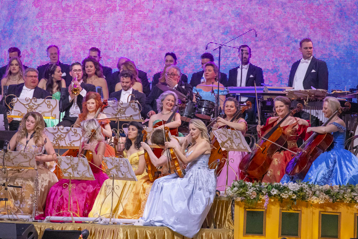 André Rieu Nieuwjaarsconcert 2025 @ sportpaleis, foto 9, foto's door dirk janssens - FrontView Magazine