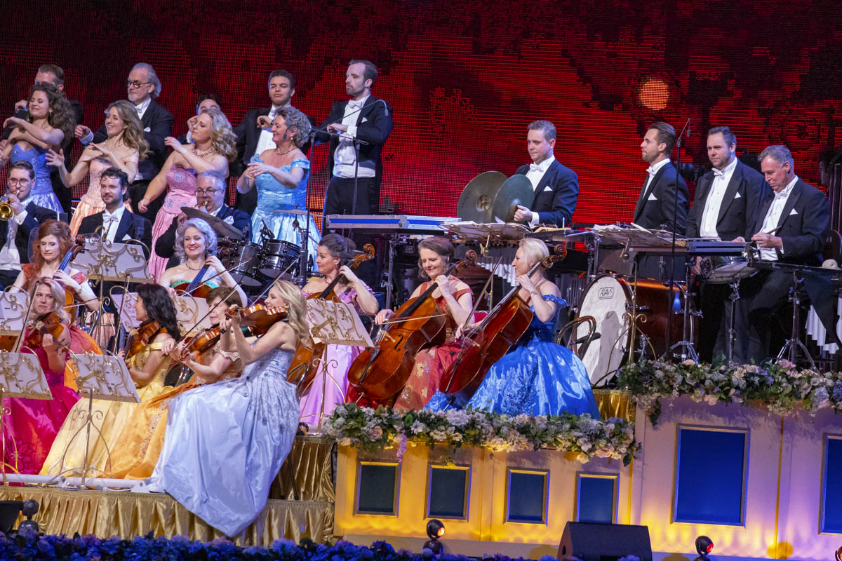André Rieu Nieuwjaarsconcert 2025 @ sportpaleis, foto 14, foto's door dirk janssens - FrontView Magazine