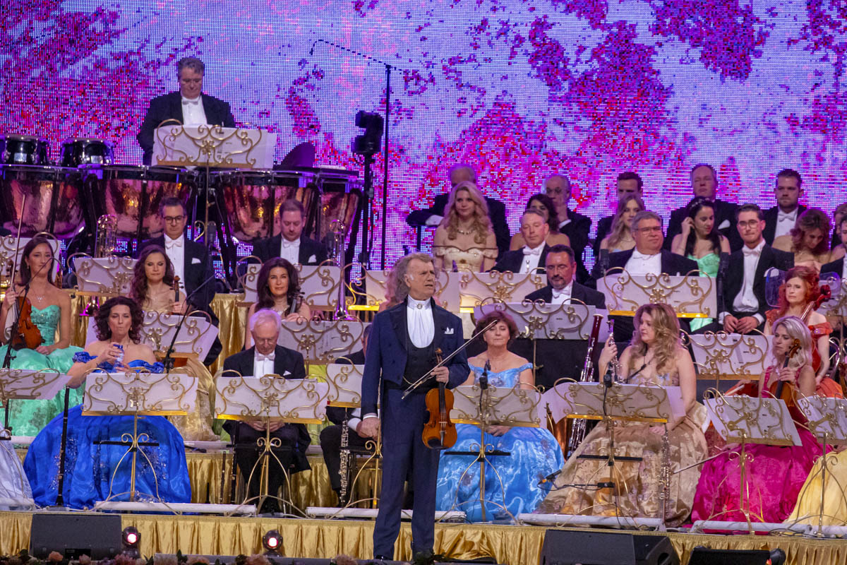 André Rieu Nieuwjaarsconcert 2025 @ sportpaleis, foto 19, foto's door dirk janssens - FrontView Magazine