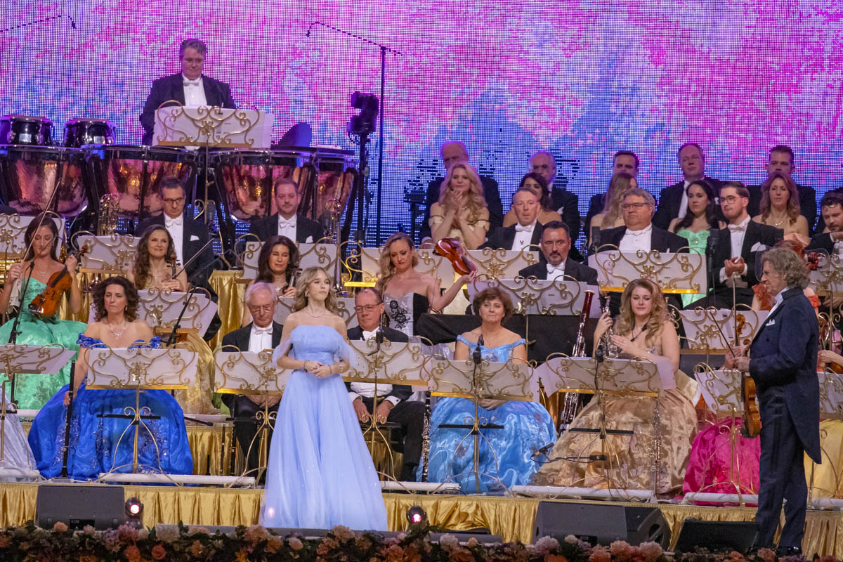 André Rieu Nieuwjaarsconcert 2025 @ sportpaleis, foto 20, foto's door dirk janssens - FrontView Magazine
