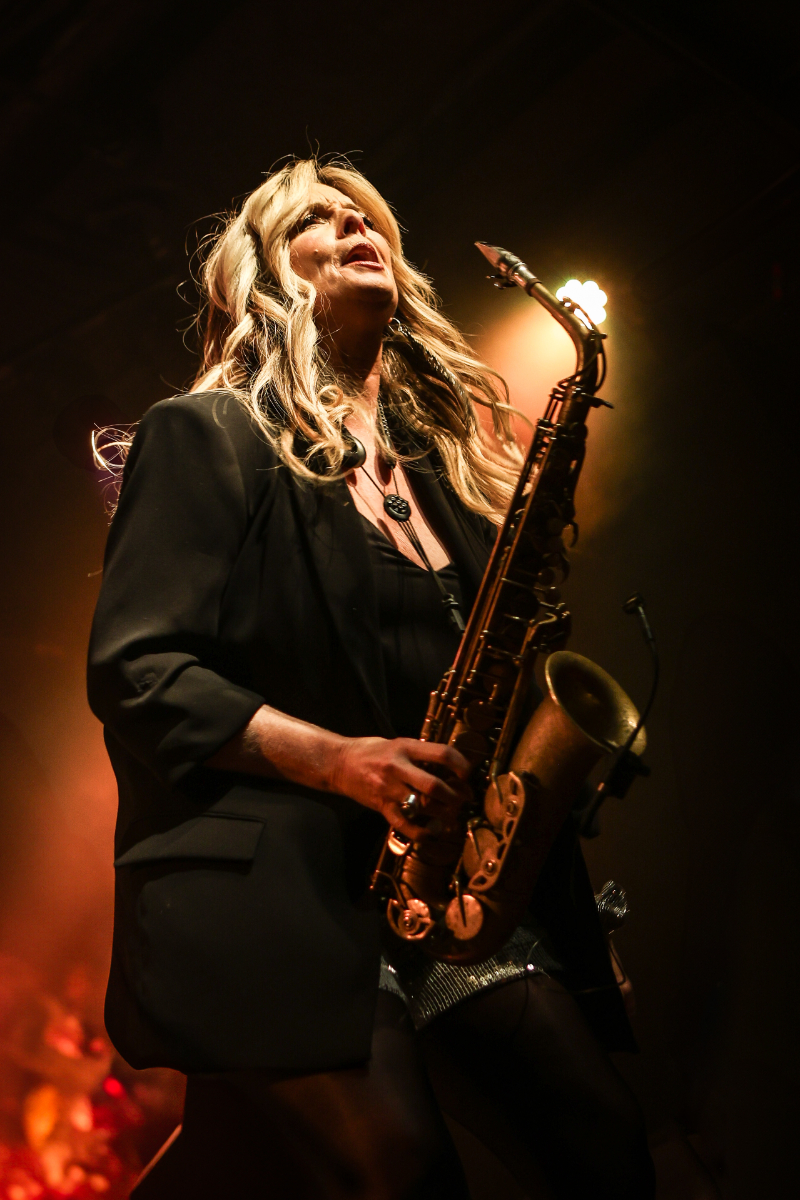 Candy Dulfer @ De Groene Engel, picture 28, photographed by Kitty van de Waart - FrontView Magazine