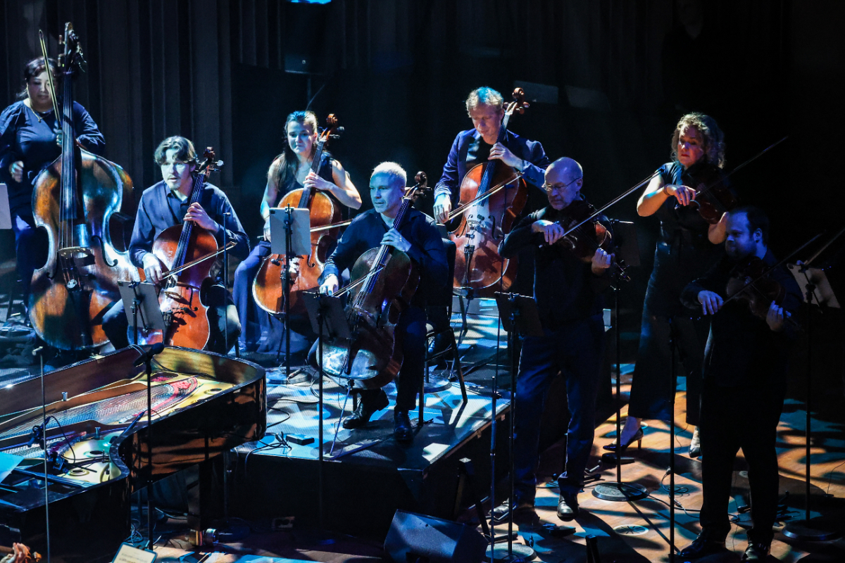Karsu & Amsterdam Sinfonietta @ Muziekgebouw Eindhoven, foto 15, foto's door Kitty van de Waart - FrontView Magazine