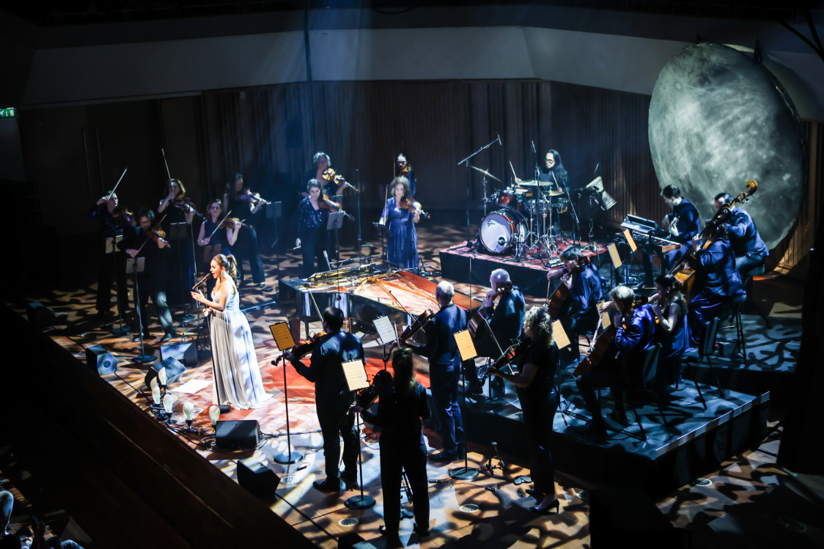 Karsu & Amsterdam Sinfonietta @ Muziekgebouw Eindhoven, foto 22, foto's door Kitty van de Waart - FrontView Magazine