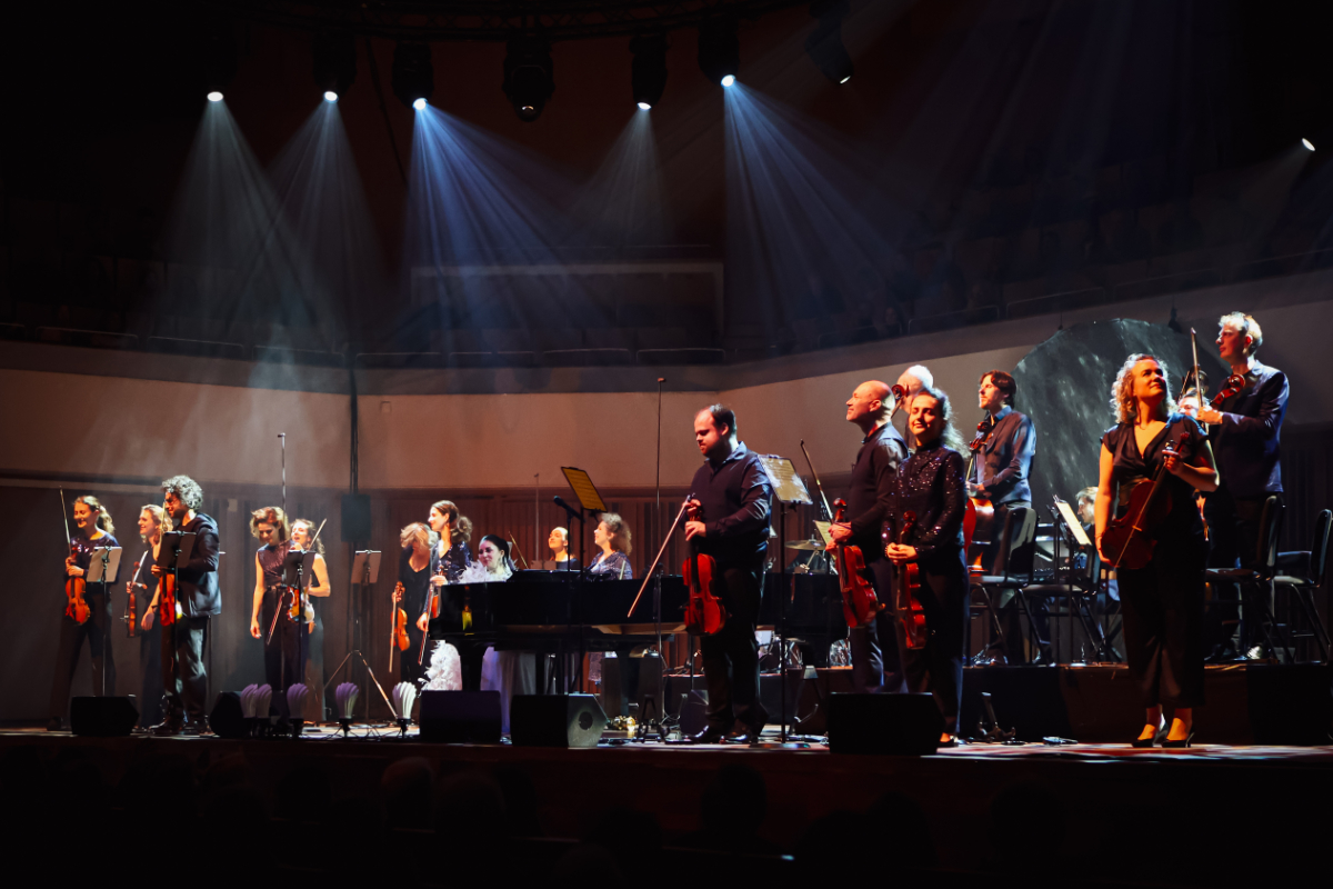 Karsu & Amsterdam Sinfonietta @ Muziekgebouw Eindhoven, foto 41, foto's door Kitty van de Waart - FrontView Magazine