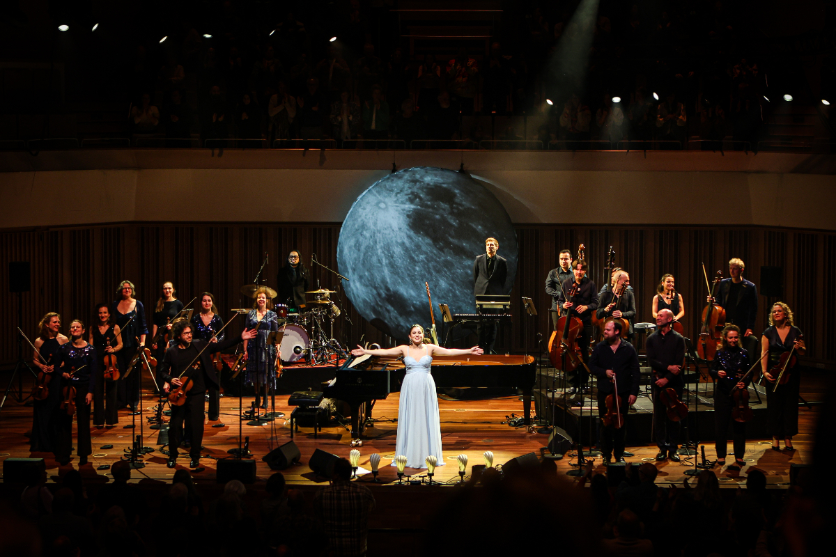 Karsu & Amsterdam Sinfonietta @ Muziekgebouw Eindhoven, foto 44, foto's door Kitty van de Waart - FrontView Magazine