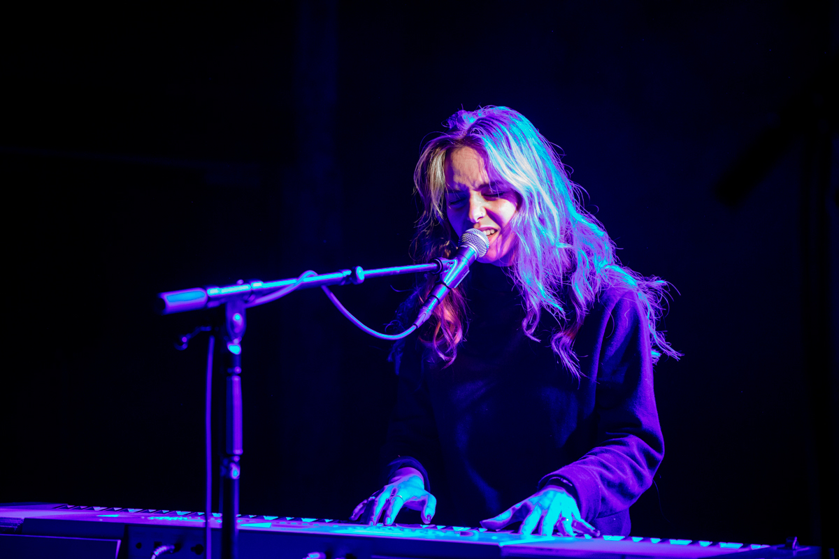Alice Mae @ De Roma, picture 1, photographed by dirk janssens - FrontView Magazine