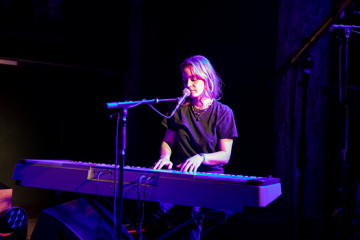 Alice Mae @ De Roma, picture 5, photographed by dirk janssens - FrontView Magazine