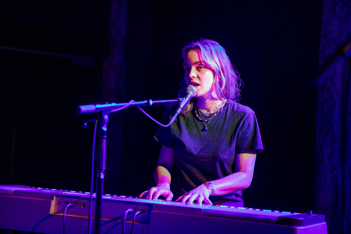 Alice Mae @ De Roma, picture 6, photographed by dirk janssens - FrontView Magazine