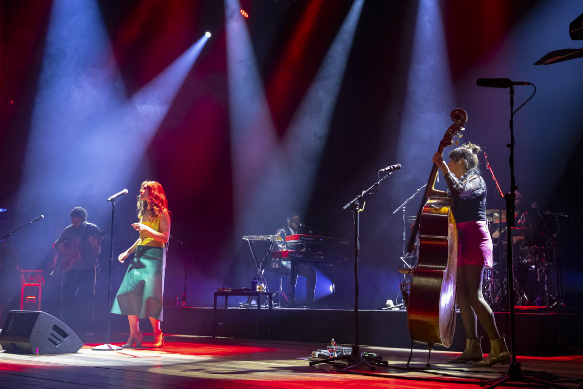 Lake Street Dive @ De Roma, picture 2, photographed by dirk janssens - FrontView Magazine