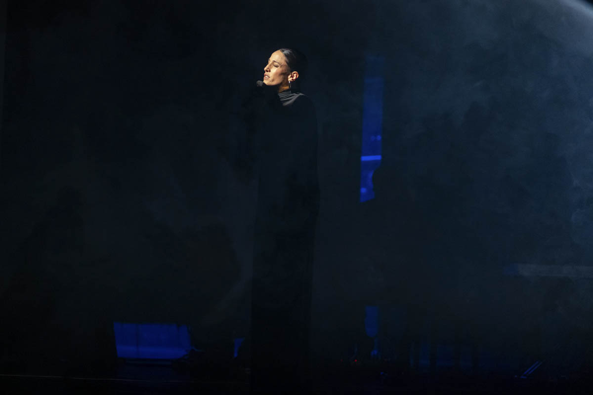 Carminho @ De Roma, picture 2, photographed by dirk janssens - FrontView Magazine