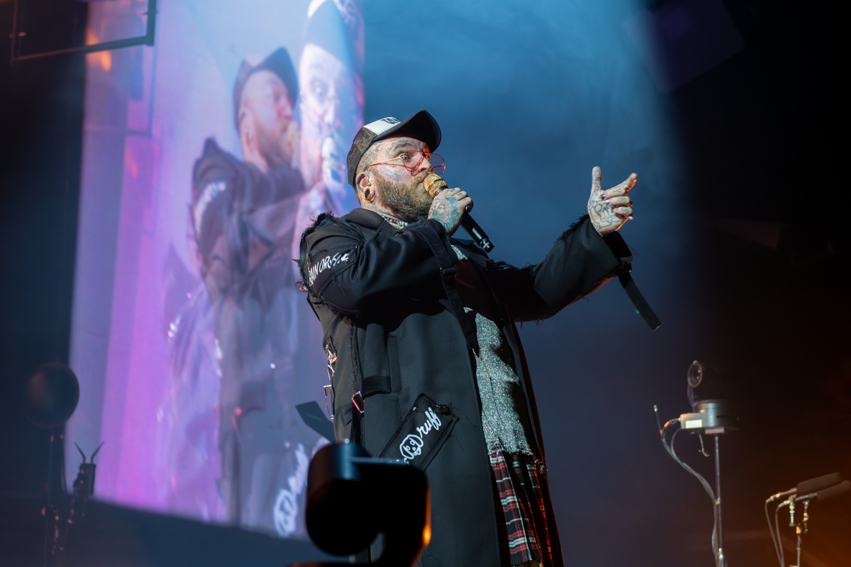Teddy Swims @ Lotto Arena, picture 6, photographed by Bart Janssens - FrontView Magazine