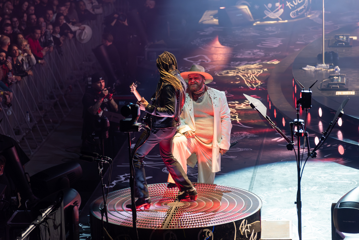 Teddy Swims @ Lotto Arena, picture 9, photographed by Bart Janssens - FrontView Magazine