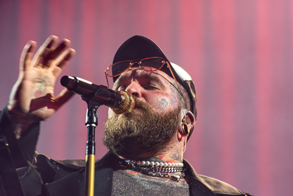 Teddy Swims @ Lotto Arena, picture 13, photographed by Bart Janssens - FrontView Magazine