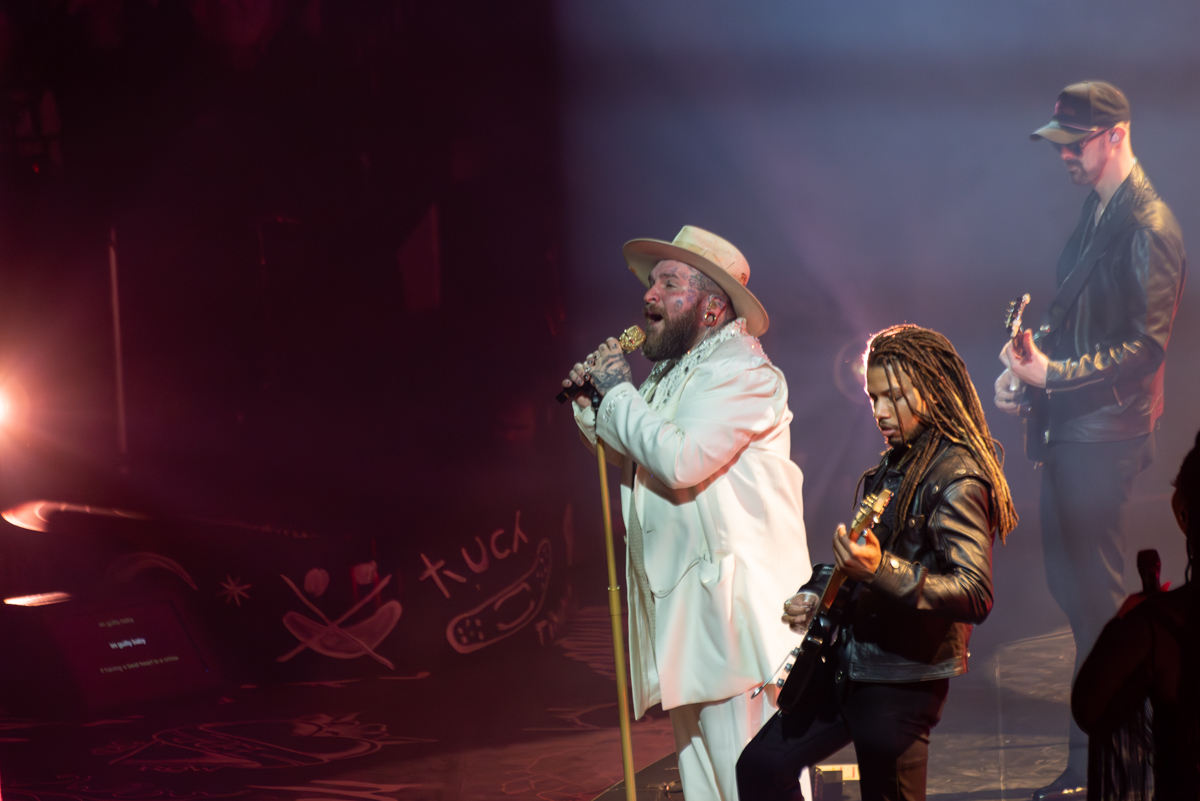 Teddy Swims @ Lotto Arena, picture 22, photographed by Bart Janssens - FrontView Magazine