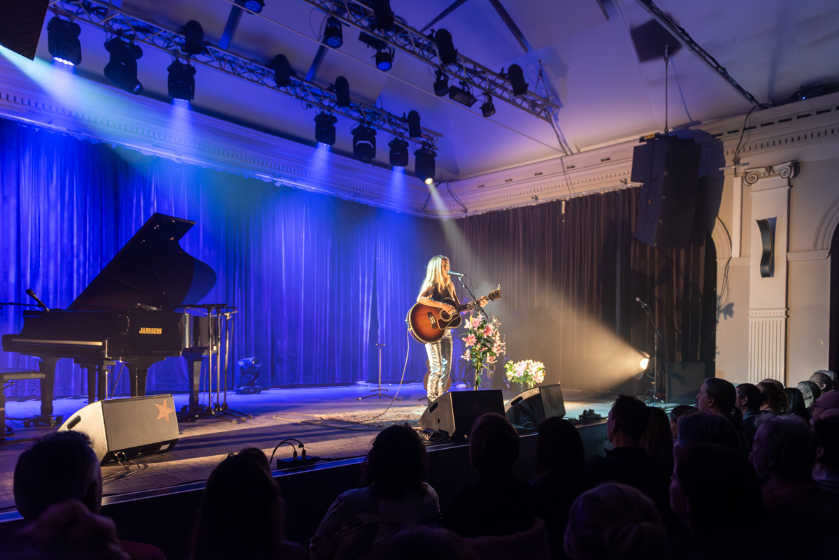 Heather Nova @ De Casino, picture 4, photographed by Bart Janssens - FrontView Magazine