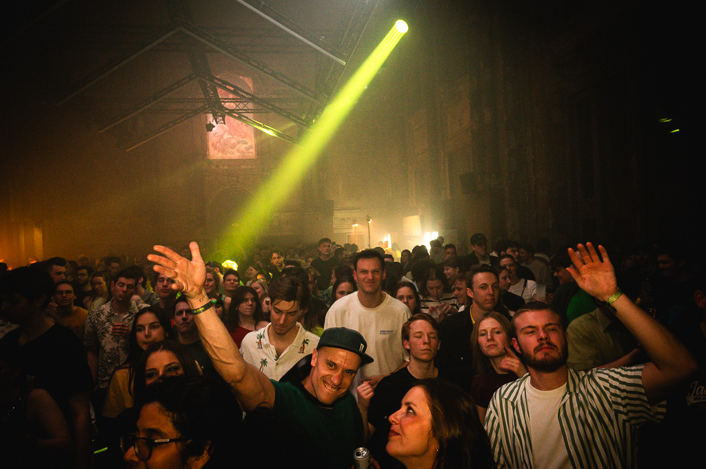 Nalu Netsky Party @ zaal Athena, picture 7, photographed by Gert Daemen - FrontView Magazine