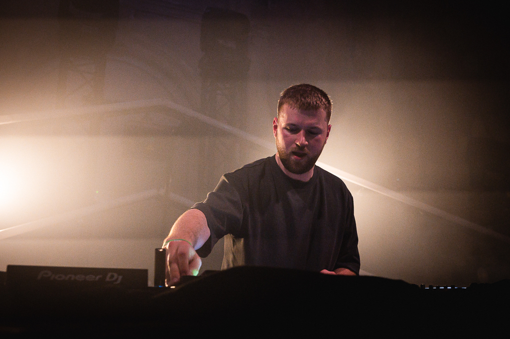 Nalu Netsky Party @ zaal Athena, picture 18, photographed by Gert Daemen - FrontView Magazine