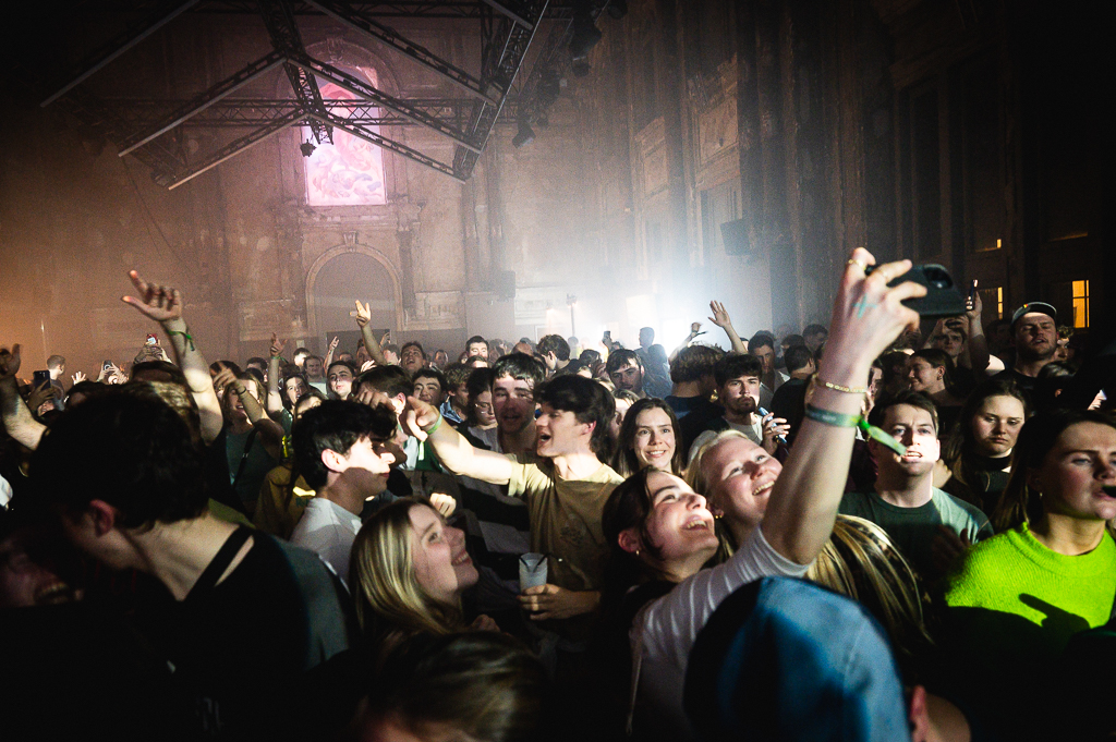 Nalu Netsky Party @ zaal Athena, picture 25, photographed by Gert Daemen - FrontView Magazine