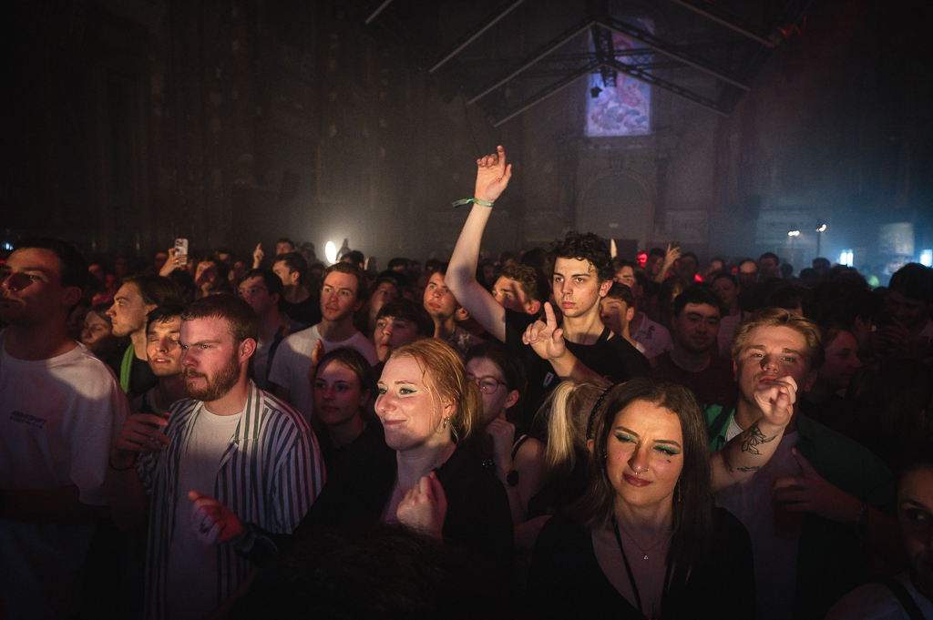 Nalu Netsky Party @ zaal Athena, picture 27, photographed by Gert Daemen - FrontView Magazine
