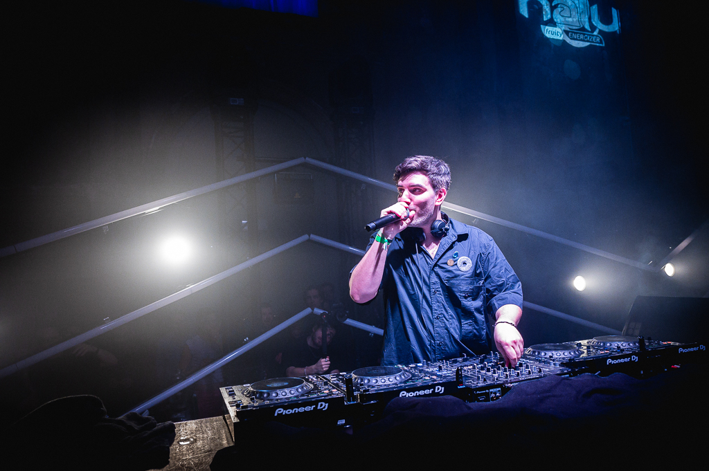 Nalu Netsky Party @ zaal Athena, picture 30, photographed by Gert Daemen - FrontView Magazine