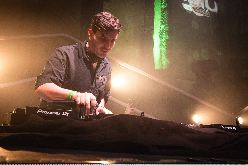 Nalu Netsky Party @ zaal Athena, picture 31, photographed by Gert Daemen - FrontView Magazine