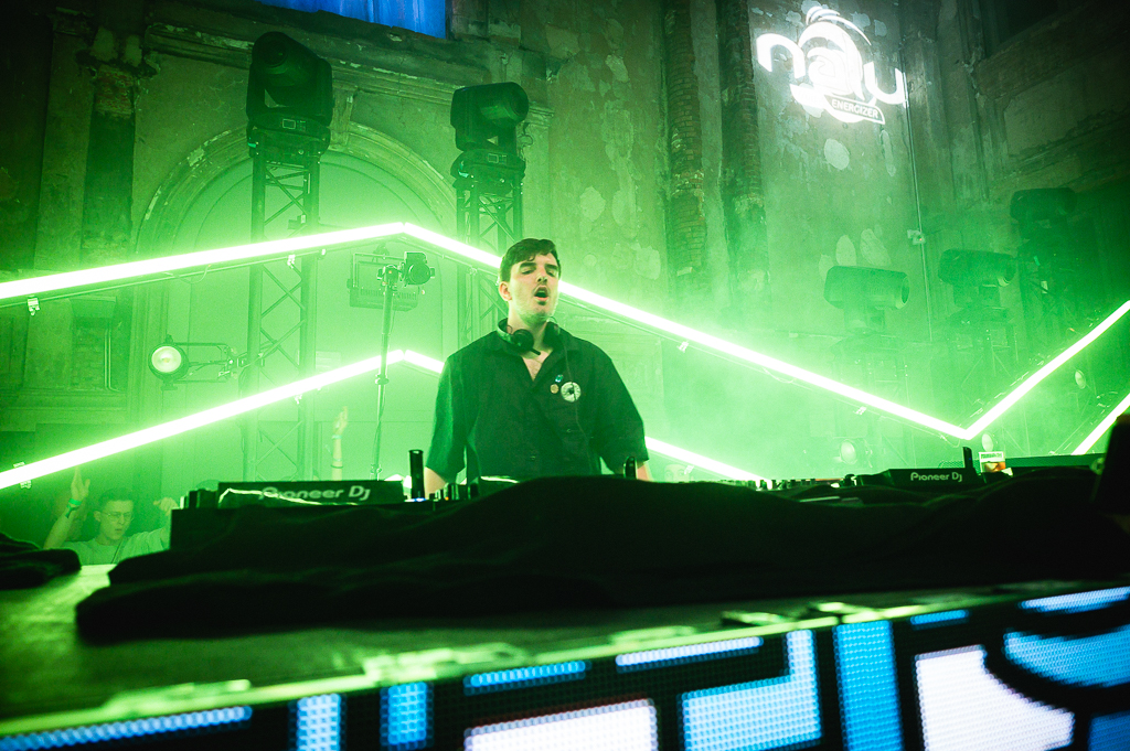 Nalu Netsky Party @ zaal Athena, picture 34, photographed by Gert Daemen - FrontView Magazine
