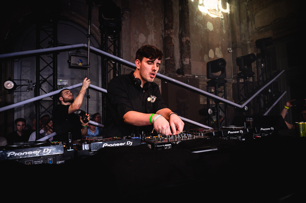 Nalu Netsky Party @ zaal Athena, picture 40, photographed by Gert Daemen - FrontView Magazine