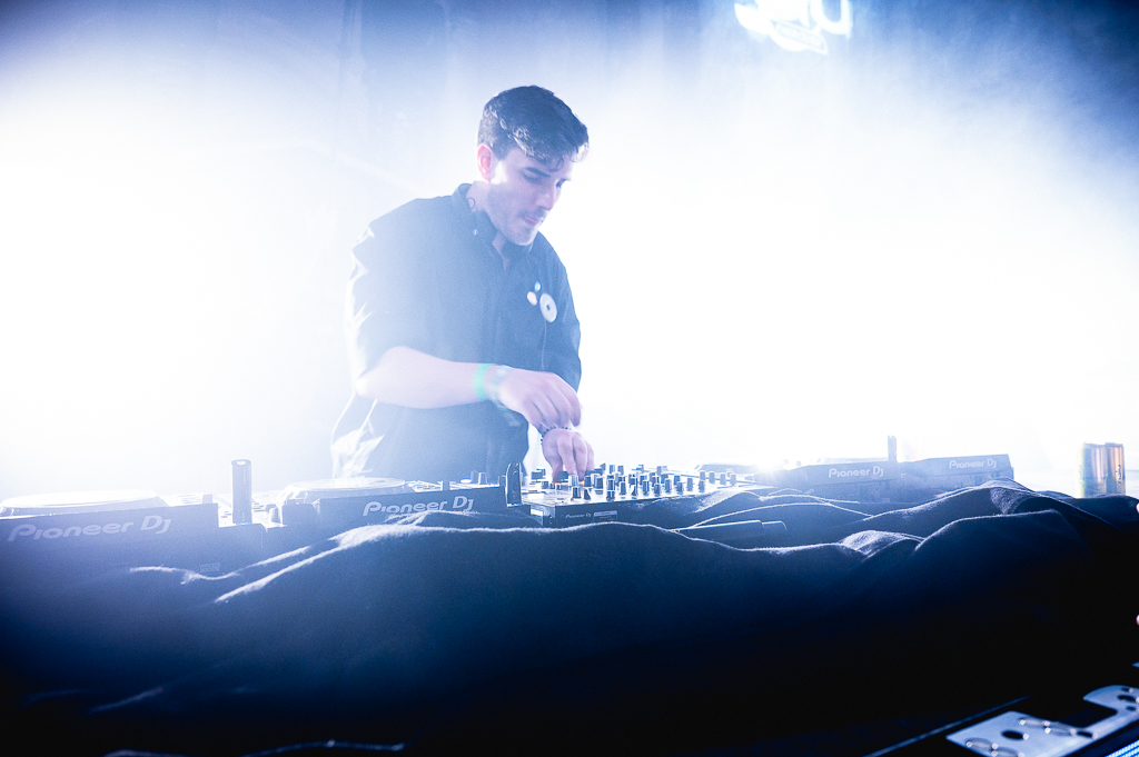 Nalu Netsky Party @ zaal Athena, picture 41, photographed by Gert Daemen - FrontView Magazine