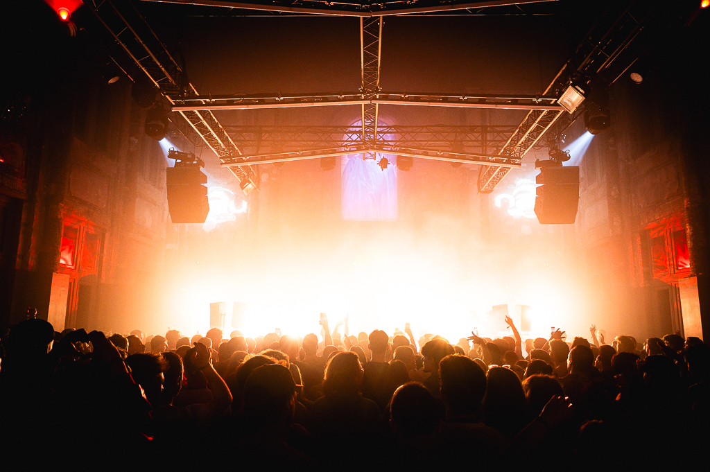 Nalu Netsky Party @ zaal Athena, picture 45, photographed by Gert Daemen - FrontView Magazine