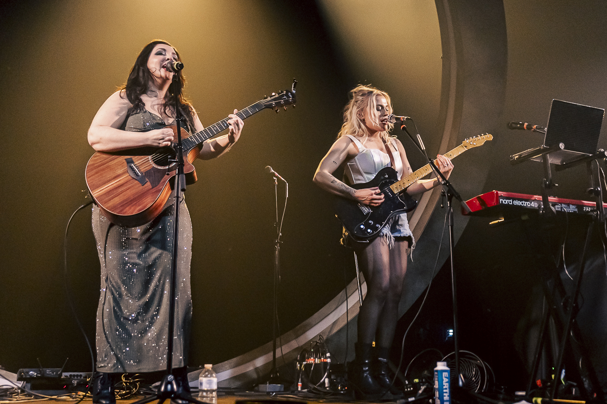 Casey McQuillen @ Ancienne Belgique, foto 6, foto's door Peter Smet - FrontView Magazine