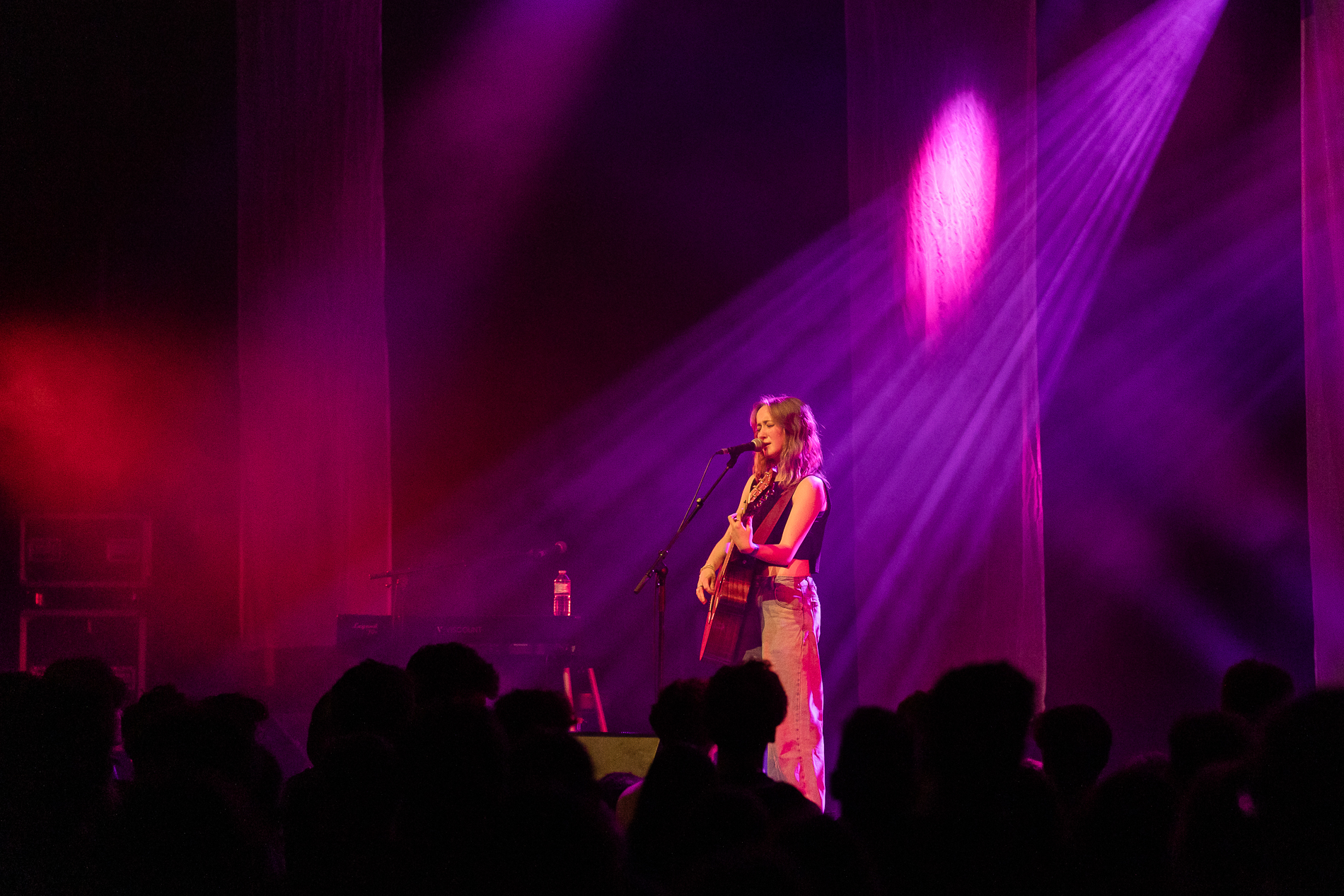 Ise @ Het Depot, picture 11, photographed by Jürgen Bruynooghe - FrontView Magazine