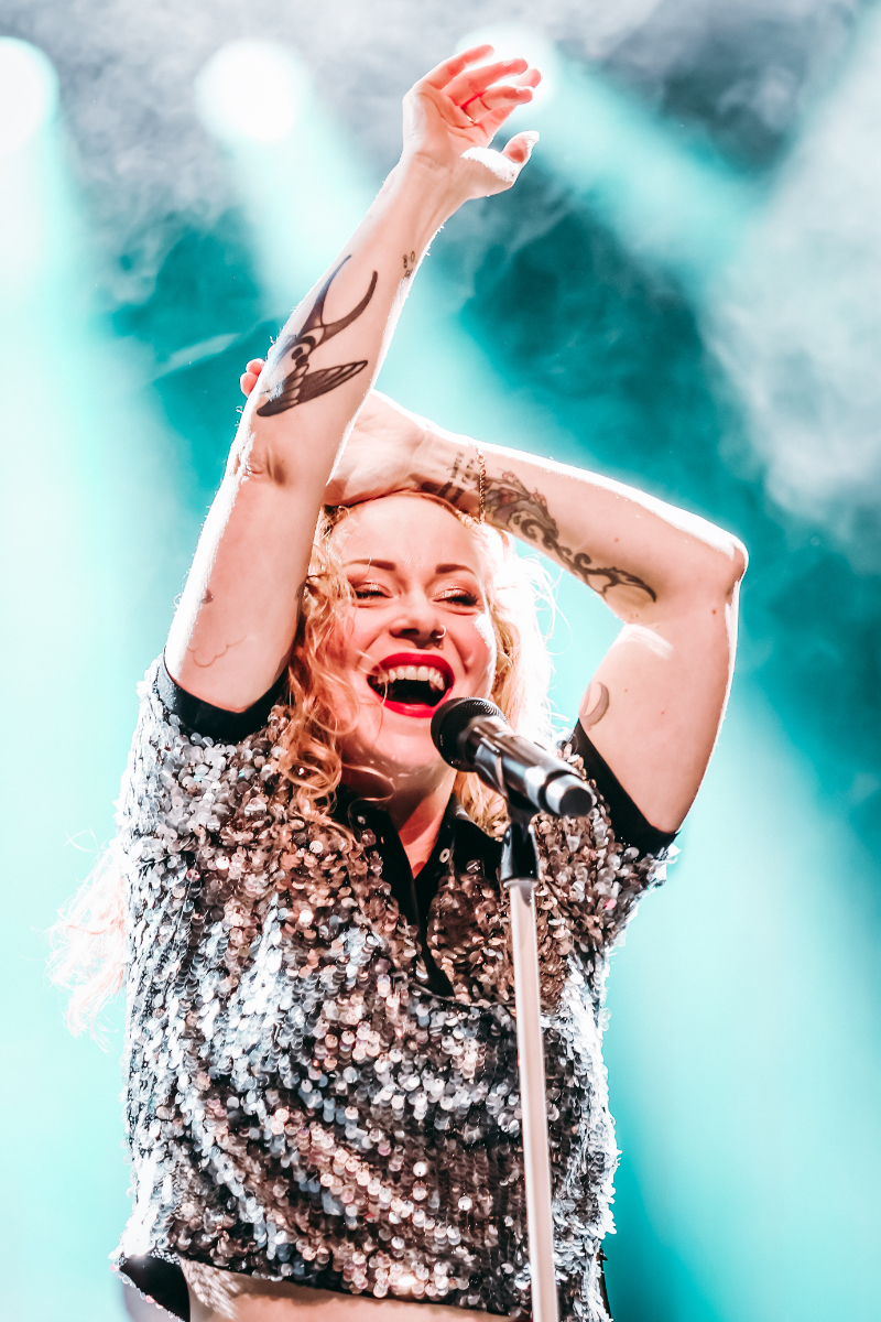 Anneke van Giersbergen en band Anneke van Giersbergen @ Marillion Weekend, foto 1, foto's door Kitty van de Waart - FrontView Magazine