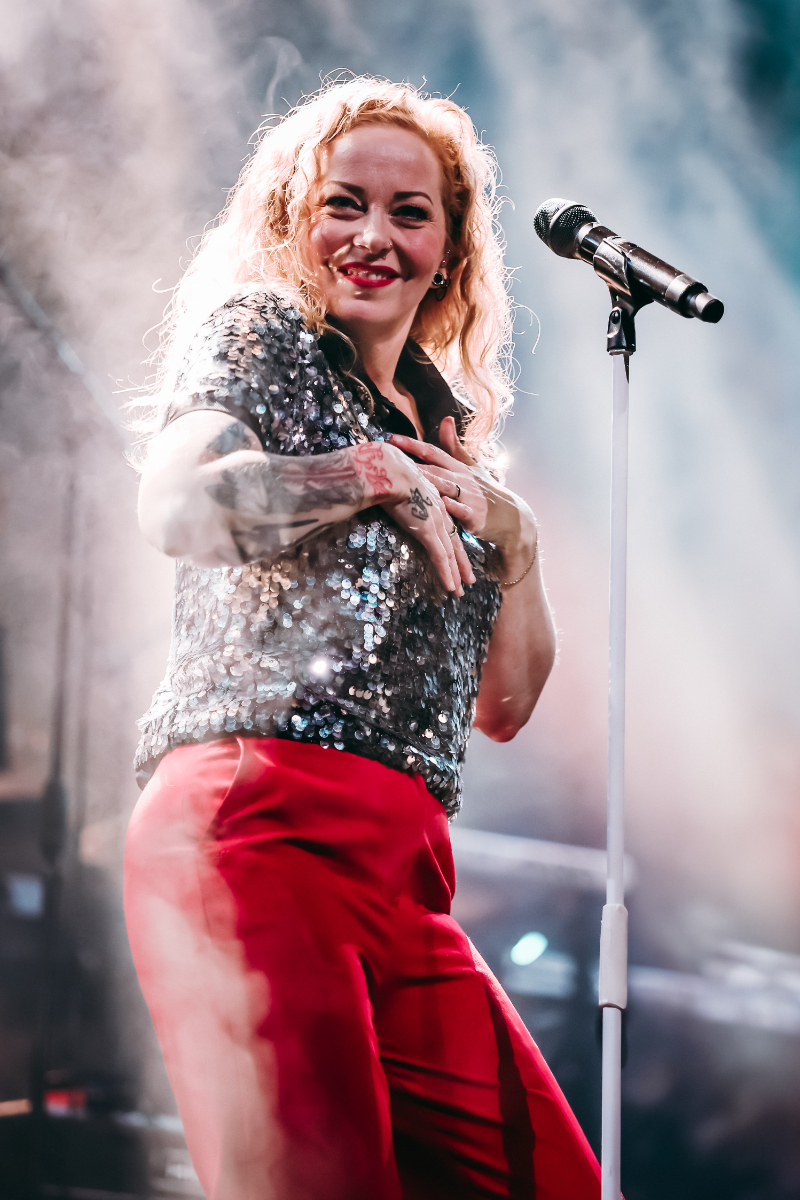 Anneke van Giersbergen en band Anneke van Giersbergen @ Marillion Weekend, foto 6, foto's door Kitty van de Waart - FrontView Magazine