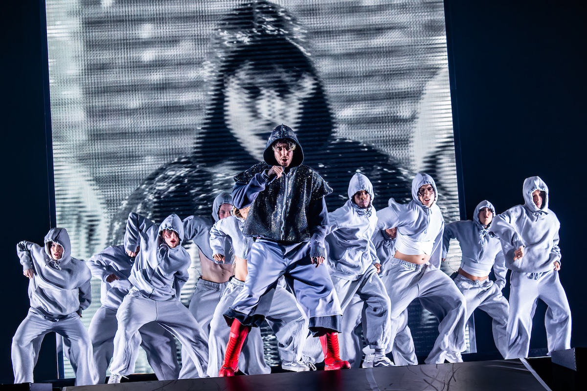 Oscar and the Wolf @ Sportpaleis, picture 5, photographed by Dorien Goetschalckx - FrontView Magazine