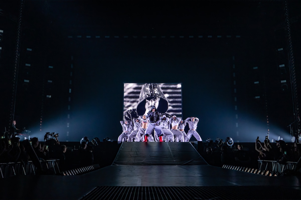 Oscar and the Wolf @ Sportpaleis, picture 14, photographed by Dorien Goetschalckx - FrontView Magazine