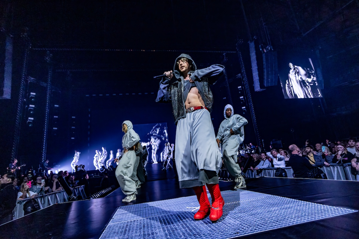 Oscar and the Wolf @ Sportpaleis, picture 15, photographed by Dorien Goetschalckx - FrontView Magazine