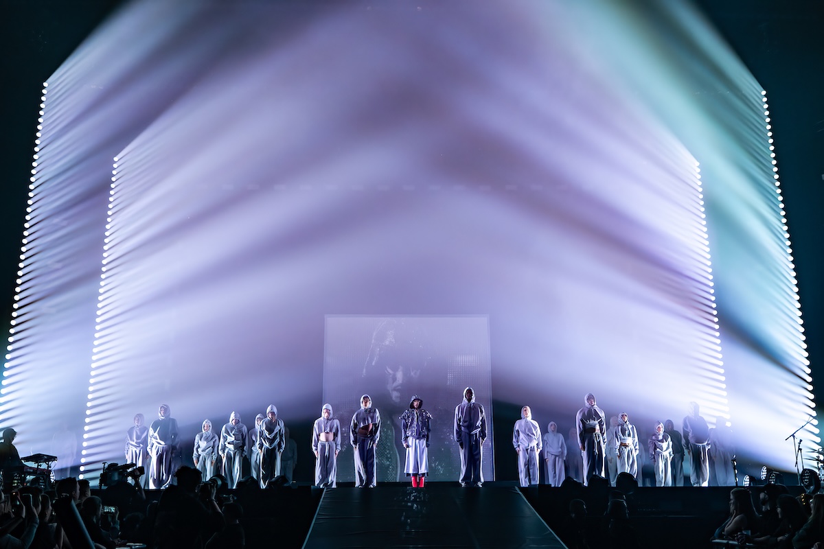 Oscar and the Wolf @ Sportpaleis, picture 17, photographed by Dorien Goetschalckx - FrontView Magazine