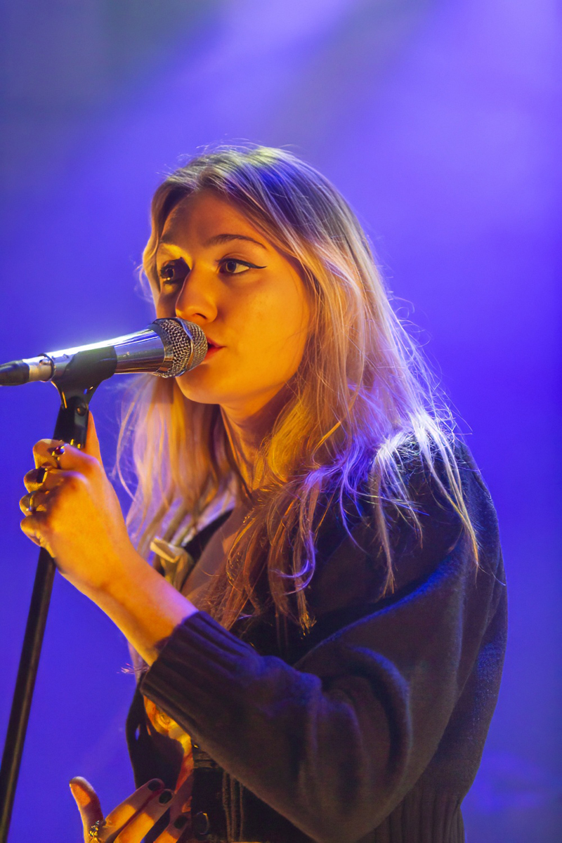 Jen @ De Casino, picture 1, photographed by Edwin Houdevelt - FrontView Magazine