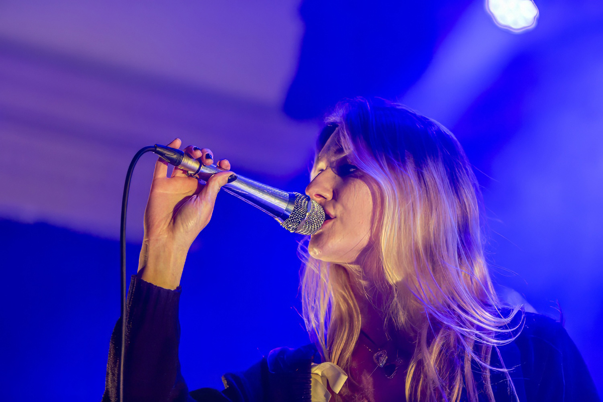 Jen @ De Casino, picture 3, photographed by Edwin Houdevelt - FrontView Magazine