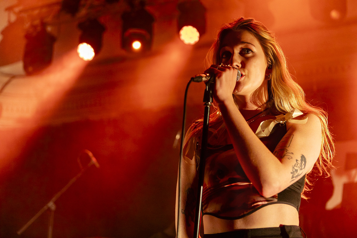Jen @ De Casino, picture 13, photographed by Edwin Houdevelt - FrontView Magazine