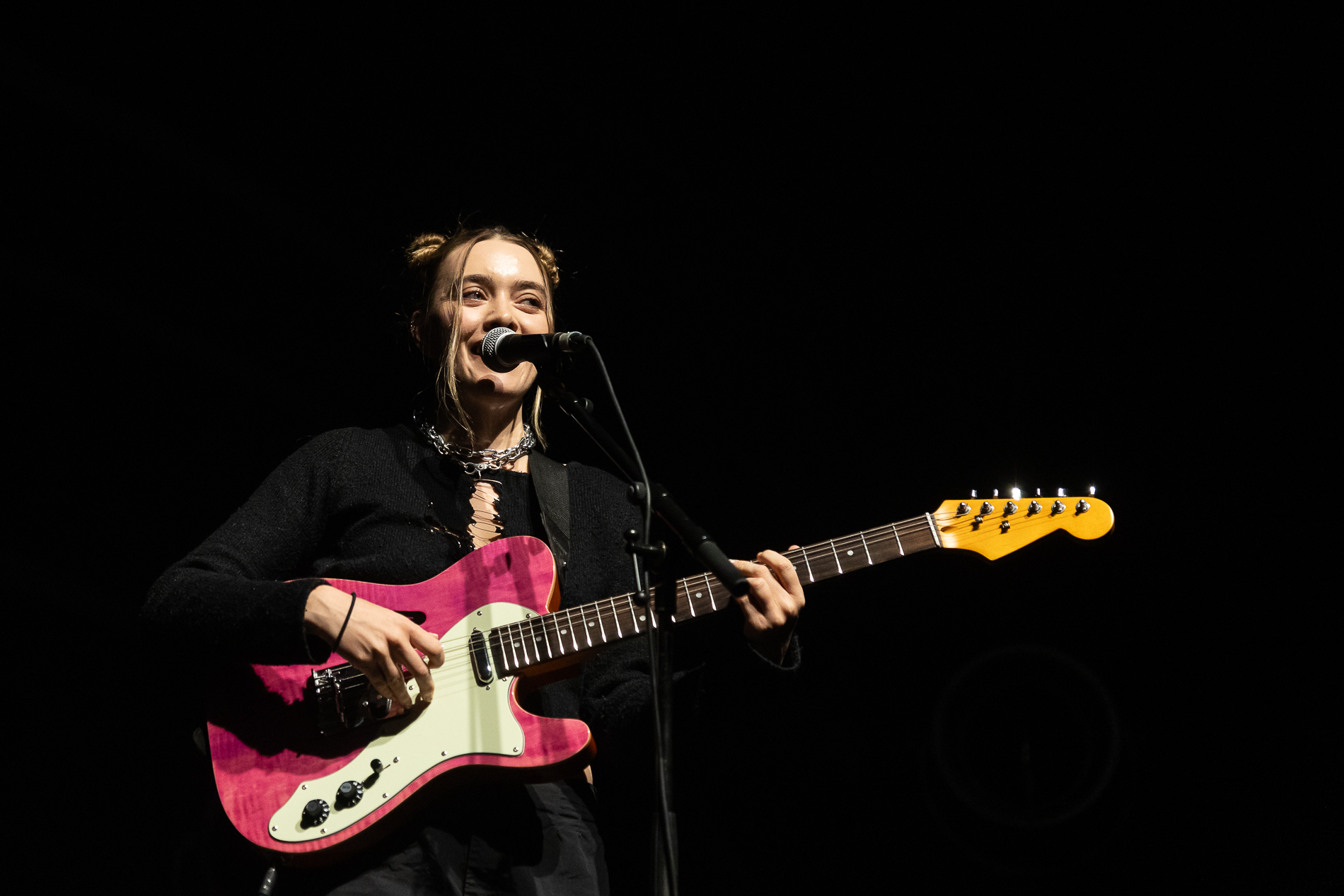 Florence Arman @ Het Depot, picture 1, photographed by Jürgen Bruynooghe - FrontView Magazine