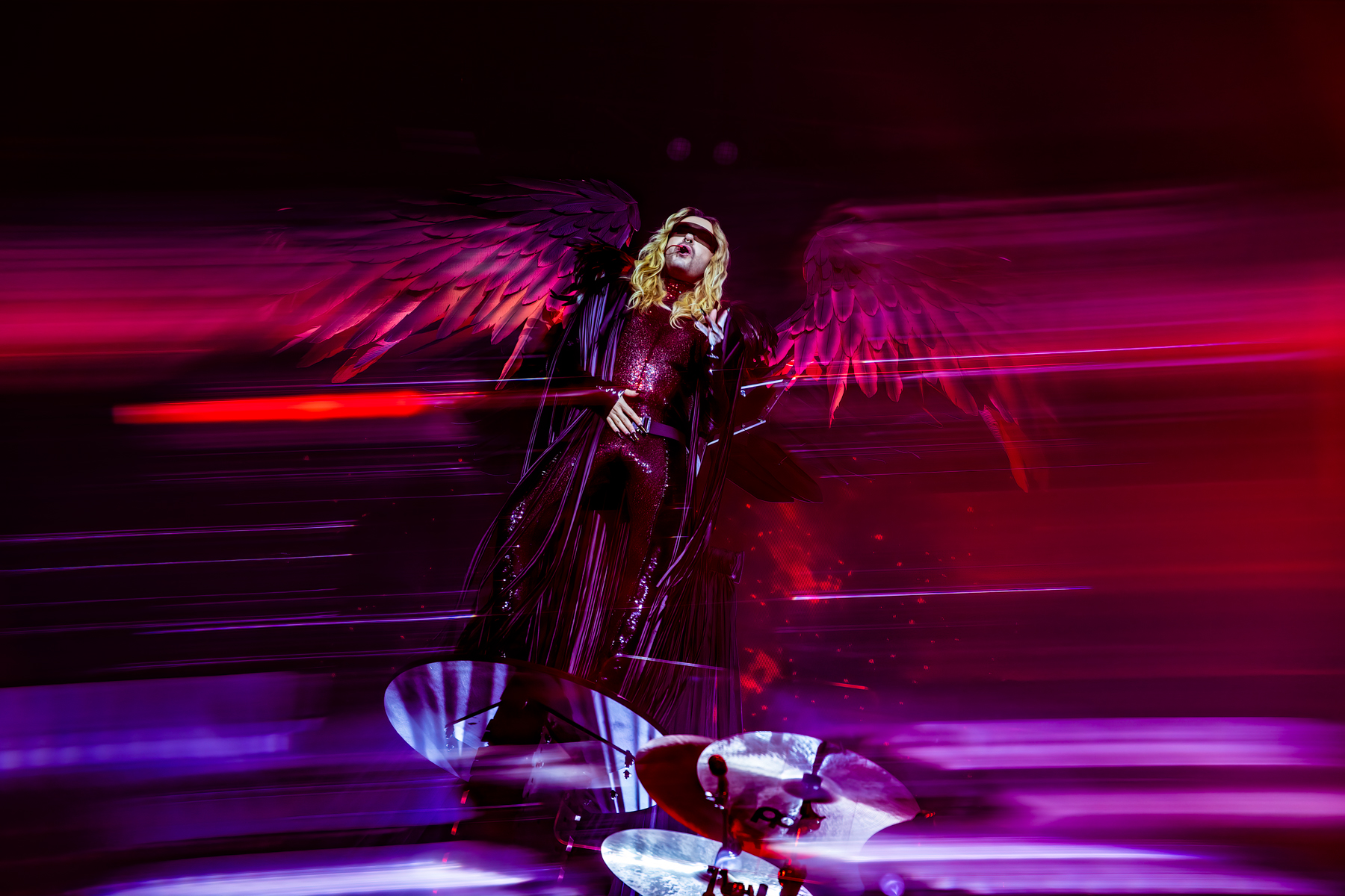 Tokio Hotel @ 013, picture 10, photographed by Dorien Goetschalckx - FrontView Magazine