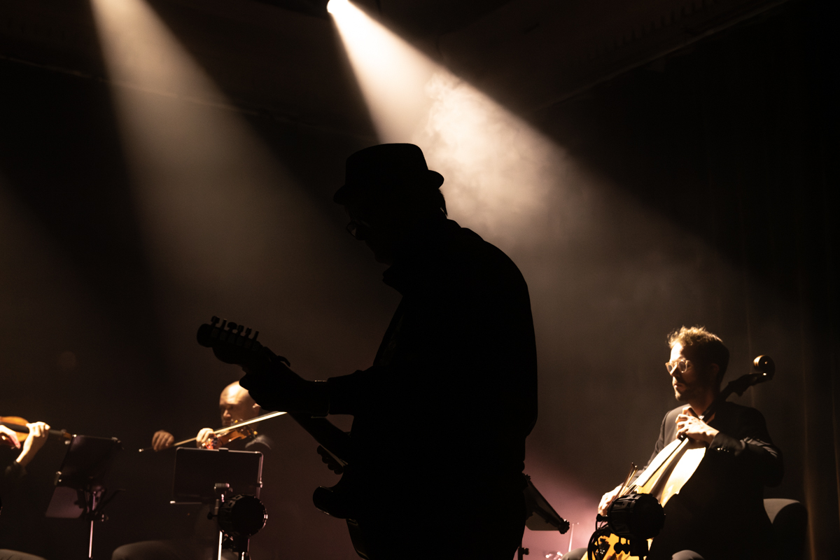Hooverphonic @ De Casino, picture 3, photographed by Bart Janssens - FrontView Magazine
